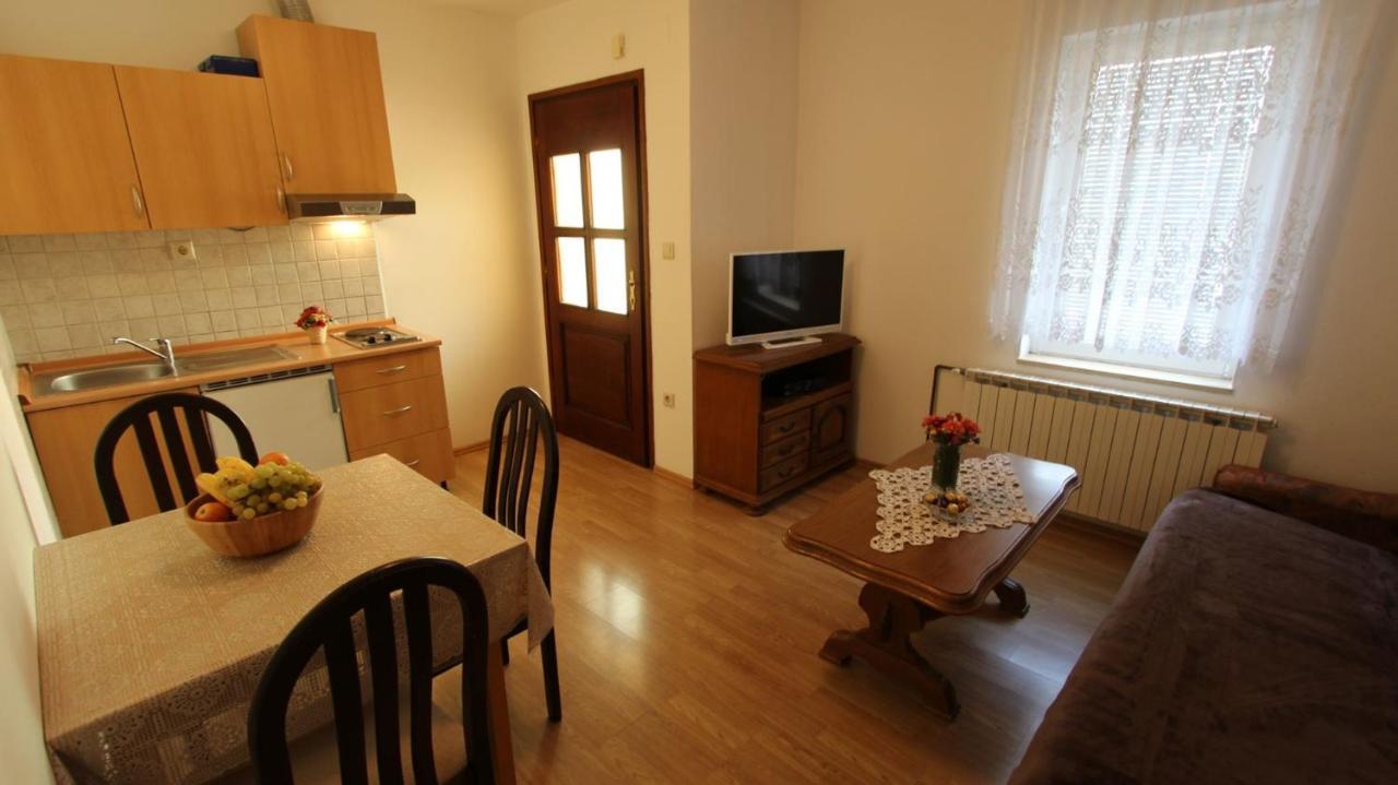 Apartments Grzetic Малинська Екстер'єр фото
