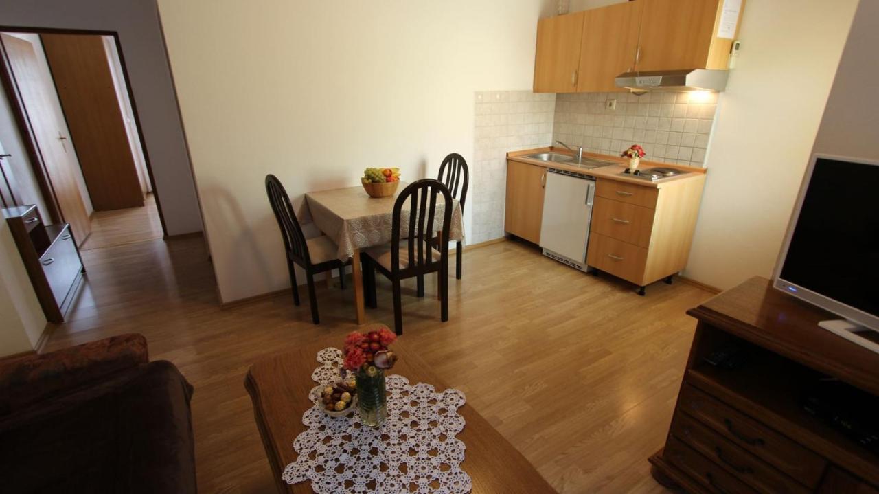 Apartments Grzetic Малинська Екстер'єр фото